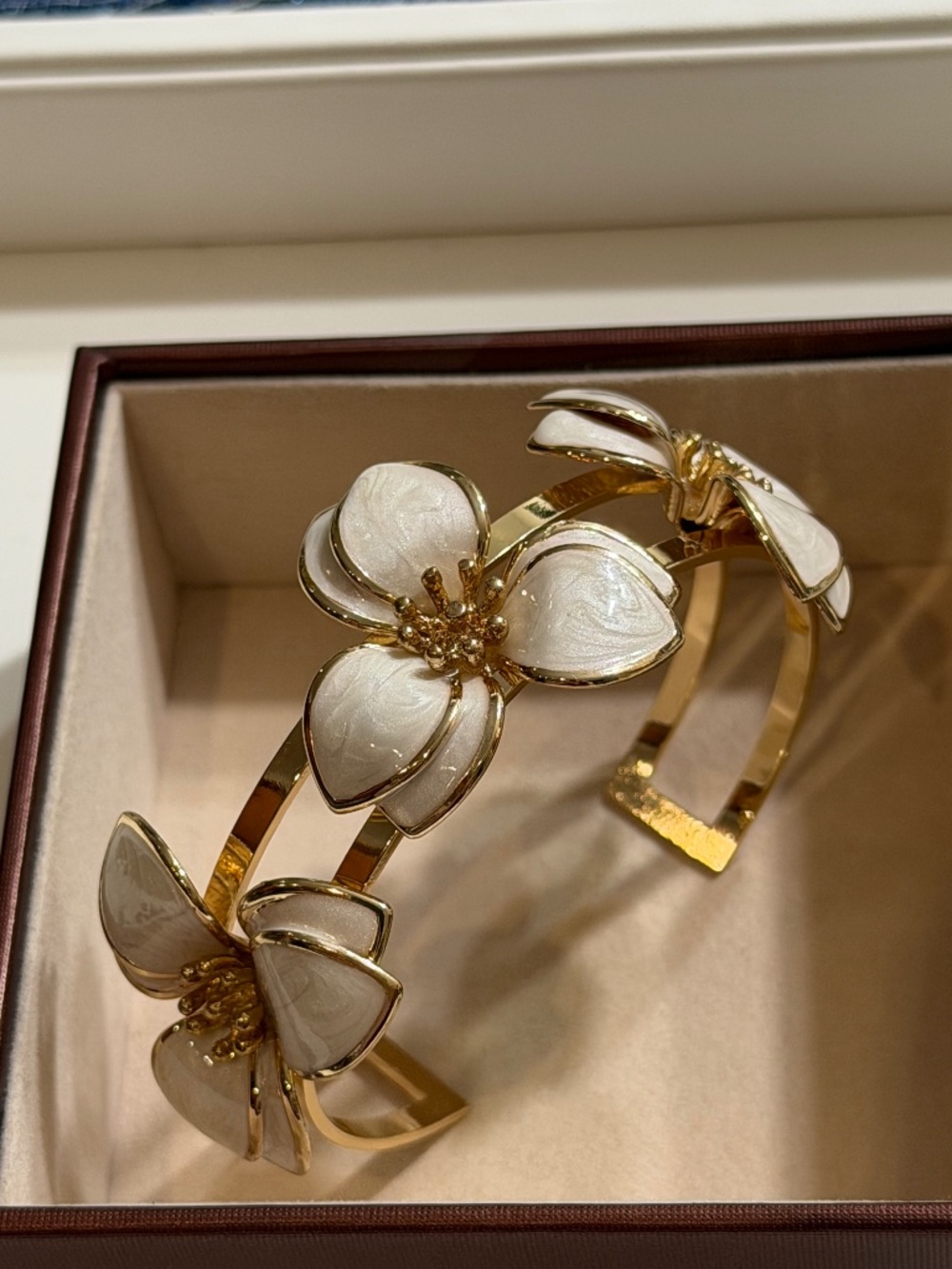 Vintage Golden Ivory White Flower Enamel Adjustable Open Bangle Bracelet